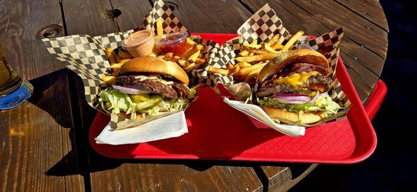 Love at First Sight bacon Cheeseburger