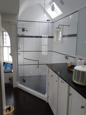 Amesbury Glass & Mirror Co