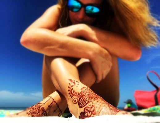 Beach Girl Henna