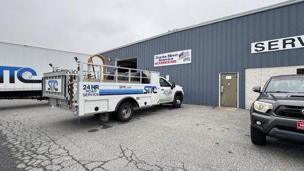 Service Tire Truck Centers