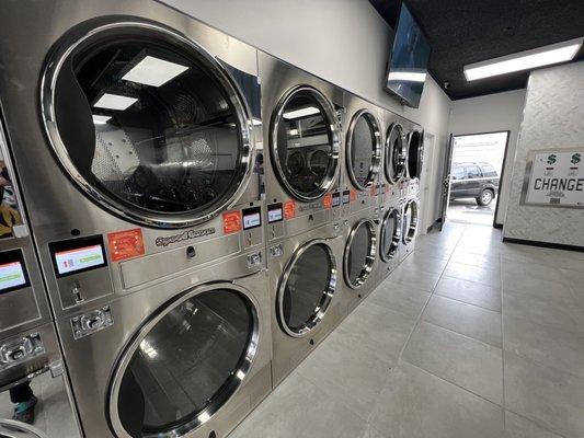 Suds R Us Laundromat