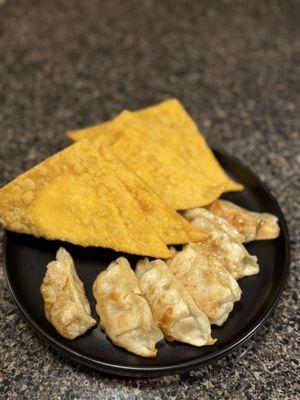 Gyoza, Cream Cheese Wontons (5pc)