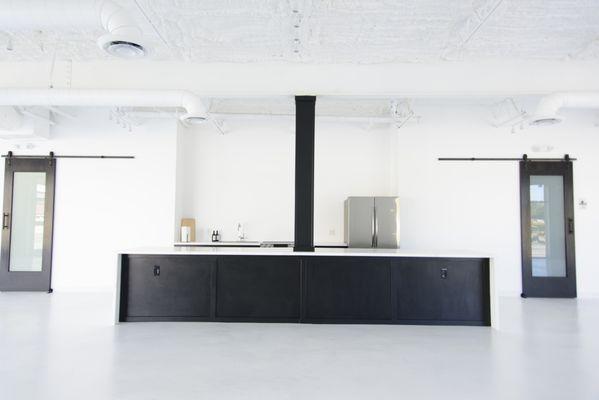 Wide view of the island and kitchenette