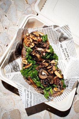 mushroom tartine