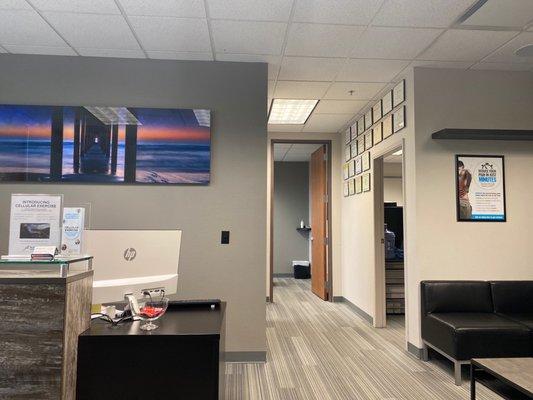 Nice Office! Very Quiet and comfortable