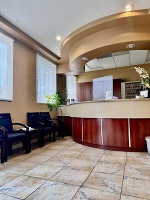 The waiting area is welcoming ambience & comfortable furnitures to sit.