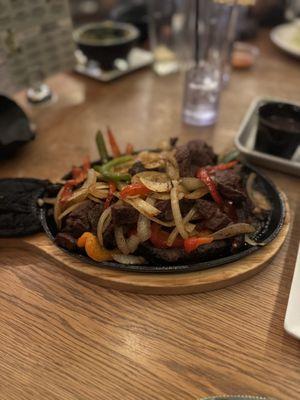 Steak Fajitas flavorless and overcooked