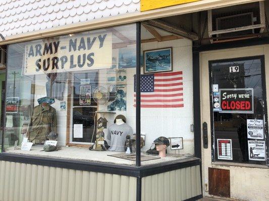 ROBINSON'S ARMY NAVY SURPLUS