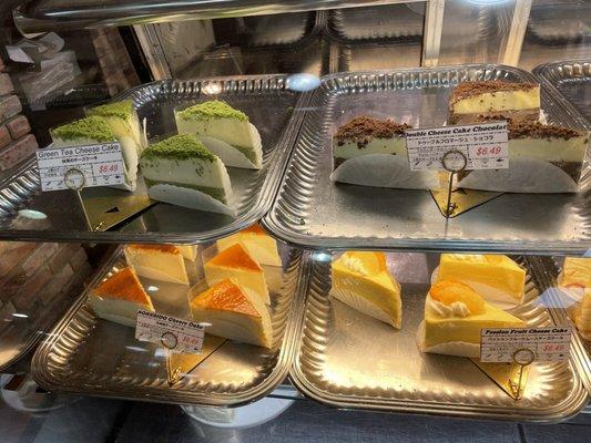 Ordered Hokkaido cheesecake today but received the mille crepe instead. Ugh. The matcha was good tho