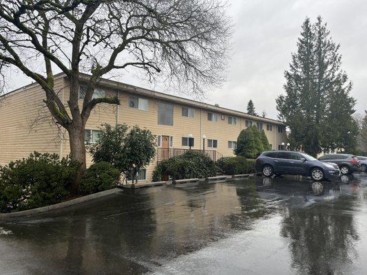 White House Apartments