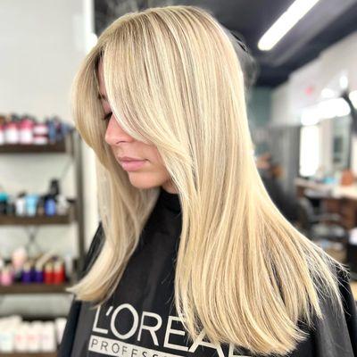 Full head of baby lights, keratin and haircut