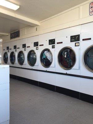 D & M Laundromat