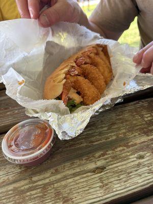Shrimp po'boy