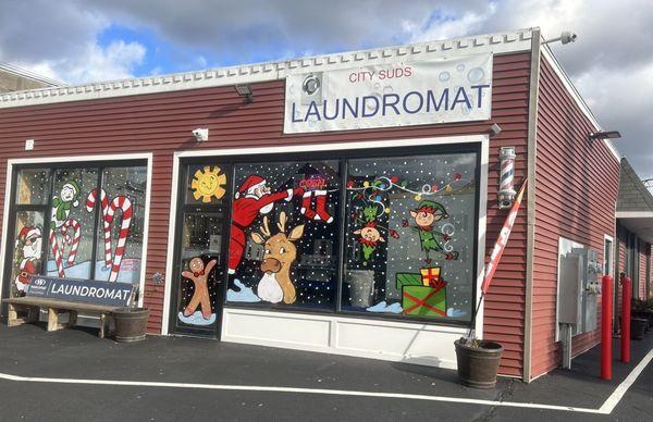 City Suds is the cheapest & cleanest laundrymat offering same wash dry fold service