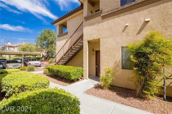 Beth Woelfel - Fathom Realty