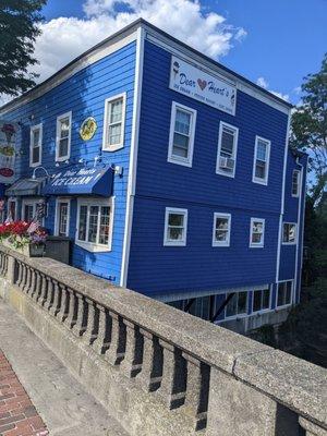 Dear Hearts Ice Cream