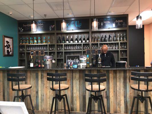 It has a variety of good drinks! As well it's military friendly!!