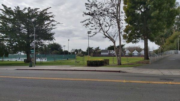 Lower Washington Park Tennis Courts