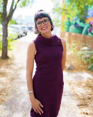 Nicole - your hair trip stylist and guide