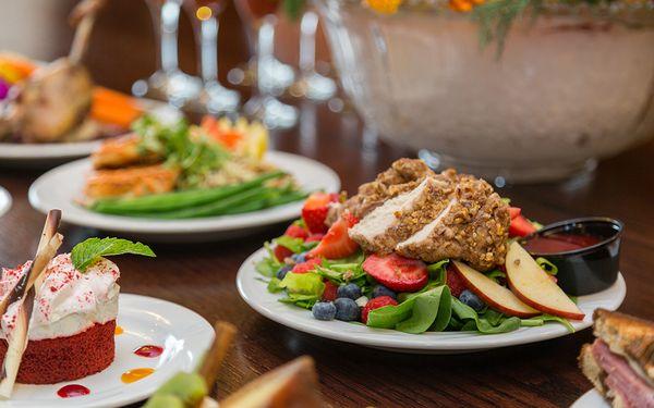 Oak Park Senior Living offers a perfect place for seniors to thrive. Enjoy an active and engaging lifestyle in a welcoming co...