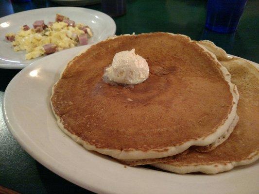 Best breakfast anywhere!!! Large servings. Family friendly.