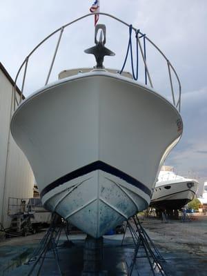 Sodablasted boat bottom with unharmed gel coat.