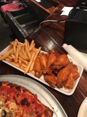 Great wings, fresh and hot!