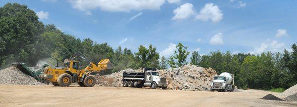 Hard working at the pit