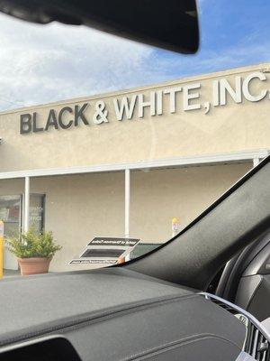 Black & White Towing