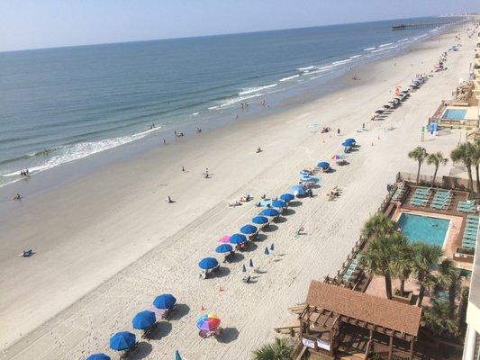 Large Beautiful Beaches!