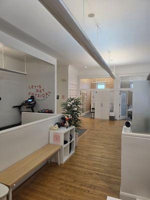 This is a great place, a mom oasis with an awesome place to change my baby when I come in for post partum PT