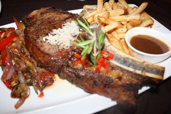 My man and I ordered King size Rib Eye steaks, tender, taste like butter!