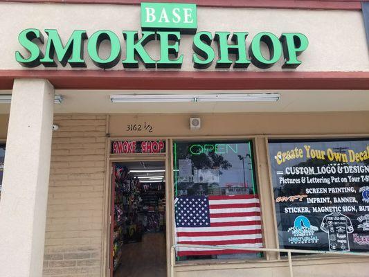 Base Smoke Shop