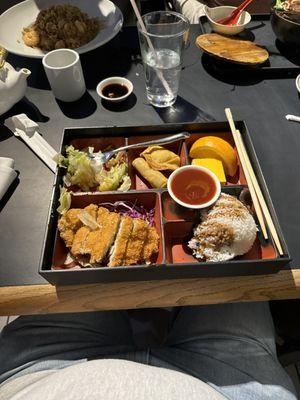 Friends' Sushi & Bento Place