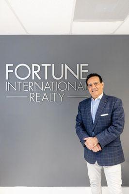 Antonio S - Yunez Mini Real Estate