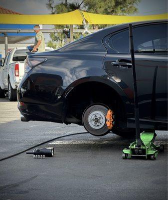Organized lug nuts, clean work space