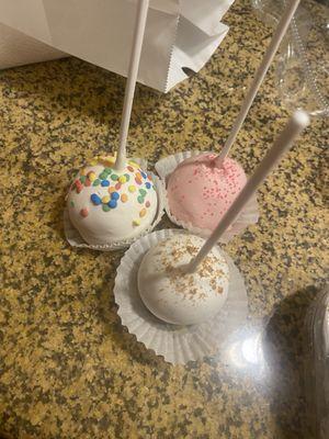 Small Cakes Cupcakery