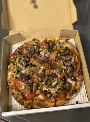 Supreme personal pizza