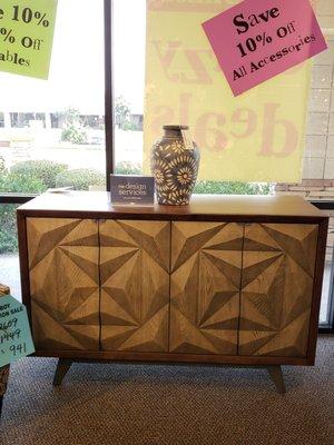 La-Z-Boy Home Furnishings & Decor