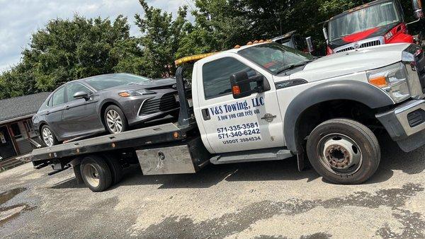 V&S Towing