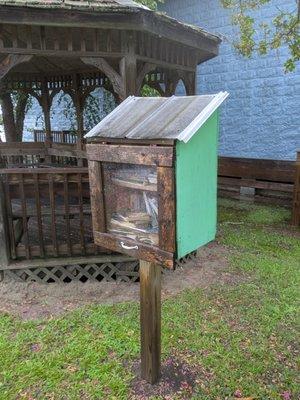 Community Book Box, Columbia