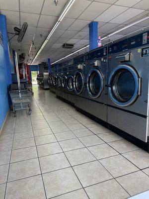 K & T Coin Laundry
