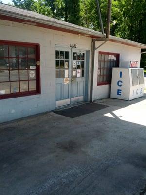 Grocery Corner & Snack Bar