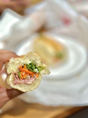 Bmc Phơ Bánh Mí Ché Calí Bakery & Restaurant