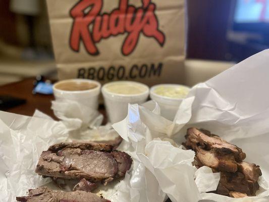 Rudy's "Country Store" and Bar-B-Q