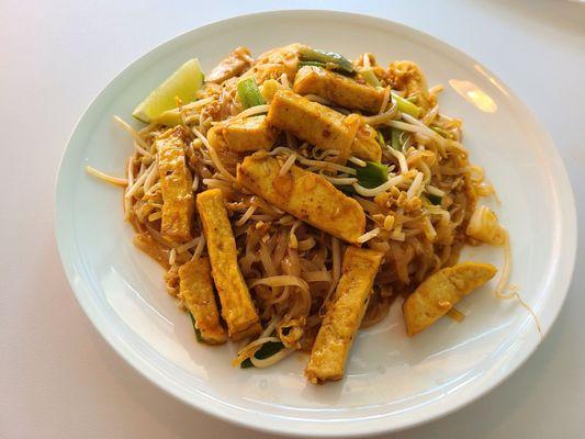Pad thai w/tofu. $18... kinda pricy