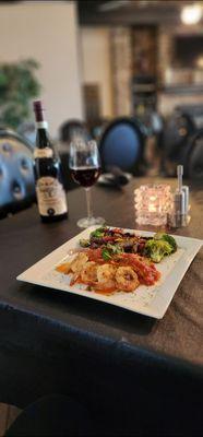 Big wine list ,full bar, delicious food, best service, nice atmosphere. Highly recommend