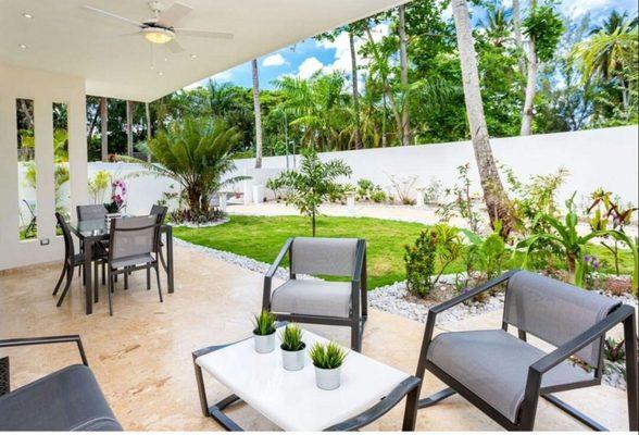 Outdoor Patio Emporium Aventura