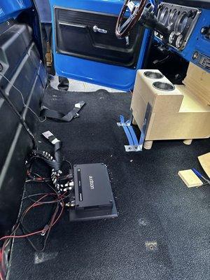 Bonnie & Clyde's C B Stereo