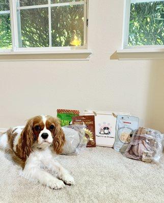 @miss_mariko_thecavi with her stash!